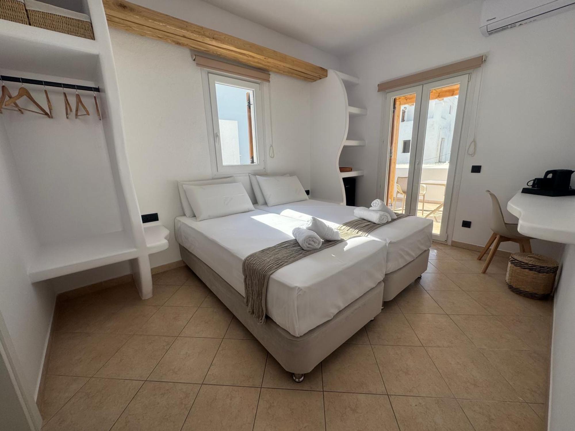Eleni'S Rooms Antiparos Exterior photo